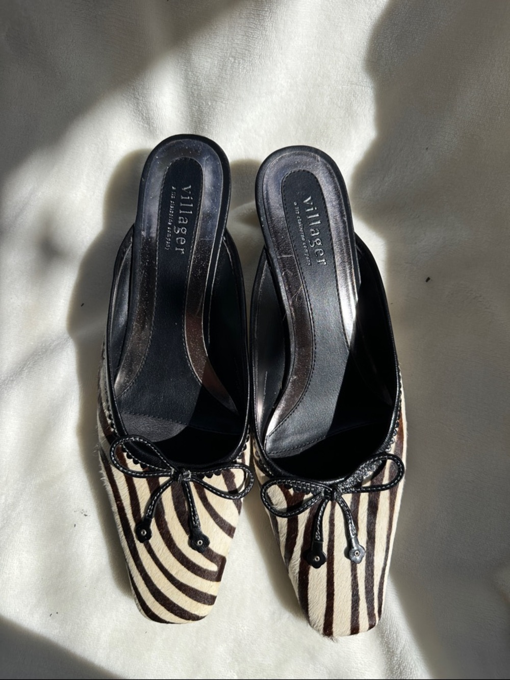 Villager by Liz Claiborne Black and Cream Zebra-Print Slip-On Mules with Bow 9